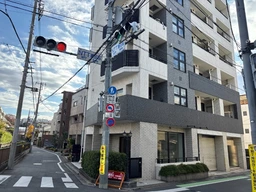 対象区画　1階：約34㎡+地下1階：約46㎡（内階段）　※駐車・駐輪スペースあり（別途料金）