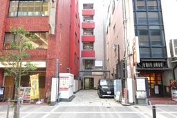 ◆四ツ谷駅徒歩２分◆大型複合施設コモレ四谷の目の前◆教室・スタジオ他業種ご相談可◆事務所仕様・EVあり・男女別トイレあり外観