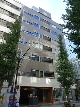 1階路面店！麹町駅徒歩3分です。