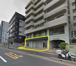 千葉駅 徒歩10分／357・湾岸道路からすぐ／前面に駐車可能な路面店外観