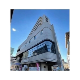 視認性良好　フリーレント1ヵ月付帯　駅徒歩1分外観