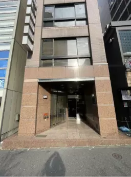 西新宿駅 徒歩2分 元不動産業者店舗物件 【飲食可(重飲食不可)】駅前立地/ 繁華街/ ロードサイド/ 路面店