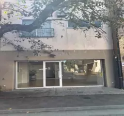 【吉祥寺徒歩5分】全面ガラス×1階路面｜静かな並木通りに佇むデザイン空間