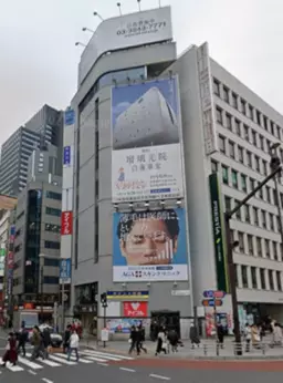 新宿駅 徒歩1分◆『新宿LUMINE』目の前◆「西新宿一丁目」交差点の角◆甲州街道沿い超好立地◆飲食店不可◆FR相談可◆
