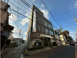 【西武多摩湖線沿線】80㎡超・1階路面｜事務所・店舗利用可／ヘリオス和泉参ビルA外観