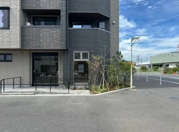 稲城長沼駅 徒歩2分 スケルトン物件 【飲食可】外観