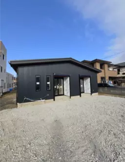 川口市住宅街新築１階テナント！駐車場有！一括貸し６９坪も可能！クリニック、サービス、物販に最適【飲食不可】