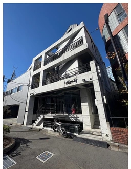 明治神宮前〈原宿〉駅 徒歩6分 現況:美容室・理容室 その他居抜きなど物件 【飲食不可】外観