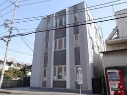 バレエスタジオ居抜き　全面鏡あり バス停前外観