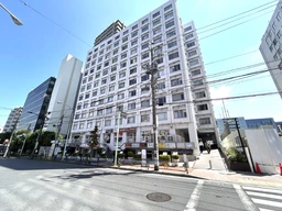 【軽飲食可】大森駅徒歩1分のデザイナーズ空間。開放的なガラス張りと緑豊かなテラスが魅力。