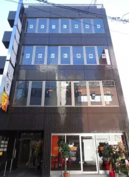 越谷駅 徒歩1分◆ホームからも見える築浅物件◆ナイト系も含んだ飲食ビル◆重飲食も相談可◆飲食以外不可◆外観