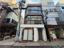 武蔵小金井駅のメインのムサコ通りに面している！諸条件相談可能！大きい看板設置可能！外観