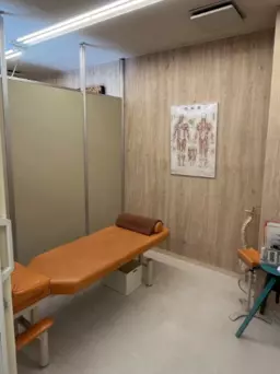 小岩駅徒歩5分　1F　26坪　整骨院居抜き物件外観