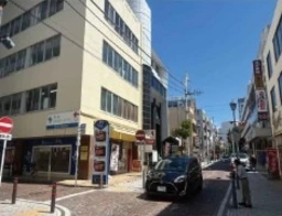 【HS0106】茅ヶ崎駅徒歩4分。事務所、塾、飲食など色々とご相談くださいませ。　エメロード商店街。
