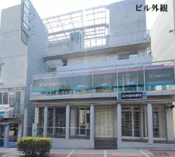 相鉄いずみ野線「緑園都市」駅徒歩1分。飲食業態優先。サービス、物販業態。外観