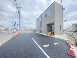 新築　敷地内駐車場スペースあり　賃料変更外観