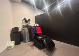 聖蹟桜ヶ丘駅徒歩2分　2F　16坪　美容室居抜き物件外観