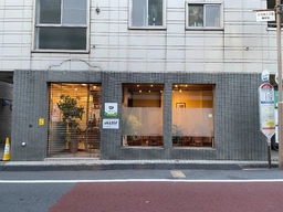 現テナント整骨院　バス通りの路面店で視認性良好☆軽飲食迄相談可能☆外観