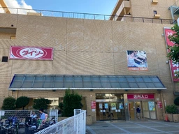 鶴ヶ峰駅 徒歩5分 フードコート仕様 【業種相談】1階には大手ドラッグストアや100円ショップが入居！外観