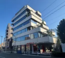 代々木公園エリア·山手通り至近の新築モダンなデザインのビル。落ち着いた富ヶ谷エリアの希少物件