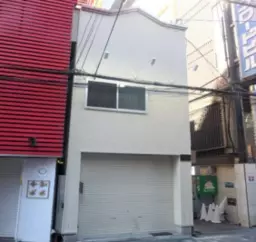 なんば駅 徒歩6分 1-2F一括貸しカフェ居抜き物件 【重飲食可】