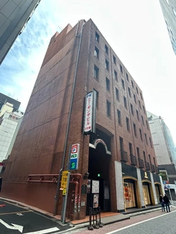 銀座駅 徒歩5分 スケルトン物件 【現テナント：鮨店】