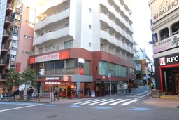 ◆高田馬場駅徒歩１分◆BIG BOX向かい！◆スクール・整体・美容系サロン他サービス店舗ご相談可◆事務所仕様外観