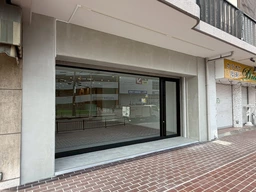 (大阪)京橋駅徒歩4分　内外装リニューアル済の1階路面店舗！外観