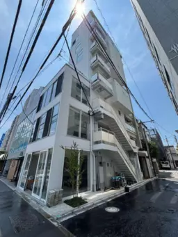 中野駅 徒歩10分 ２階路面スケルトン物件 【飲食可(重飲食不可)】外観