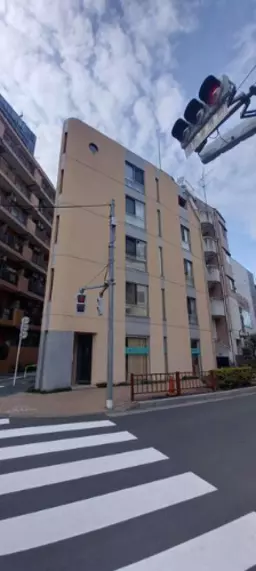 東新宿駅 徒歩3分 路面スケルトン物件 【重飲食可】前テナント業種：小売・物販その他外観