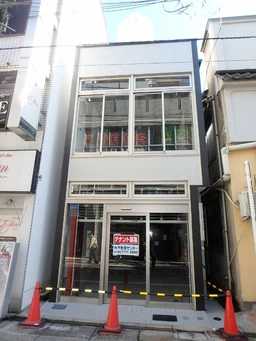 大山駅 徒歩2分 新築2階建て一棟ビル 【軽飲食可】外観