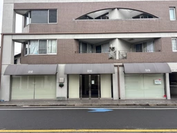 前面道路ひろく車付がしやすいです