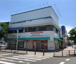 江戸川台駅 徒歩1分 駅ロータリー沿い B1F〈A号室〉スケルトン物件 【飲食可】外観