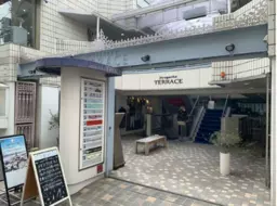 自由が丘駅 徒歩2分 １階路面スケルトン物件 【重飲食可】商店街/ 繁華街/ ロードサイド/ 路面店外観