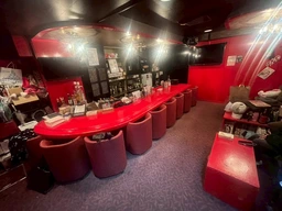 新宿駅 徒歩7分 歌舞伎町のガールズバー居抜き物件 【飲食可】外観