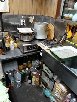 千駄木駅徒歩1分　居抜き飲食店物件外観