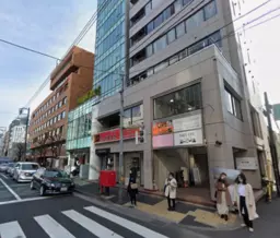 表参道駅 徒歩3分 骨董通り沿い角地 専用階段あり 2F事務所物件 【飲食不可】