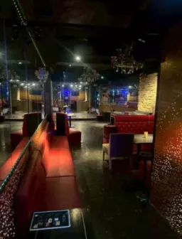 日ノ出町駅 徒歩4分 現況:クラブ・キャバクラ 飲食居抜き物件 【何業も可】外観