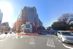 靖国神社目の前！靖国通り×内掘通りの交差点角地の独立１〜２階テナント！重飲食ご相談可能物件です！【飲食可】