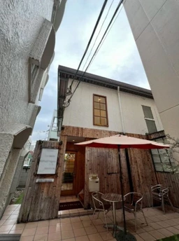 明治神宮前〈原宿〉駅 徒歩2分 スケルトン物件 【飲食不可】外観