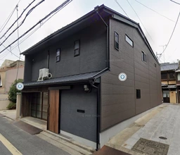 丸太町駅 徒歩5分 高倉通沿い 1F路面 スケルトン物件 【飲食可】外観