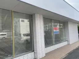 余部駅 徒歩19分 出雲街道沿い 1F一棟貸し コンビニ跡物件 【飲食可】外観