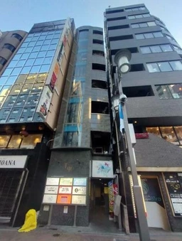 池袋駅 徒歩3分／トキワ通り沿いの好立地／元事務所物件【軽飲食程度相談】