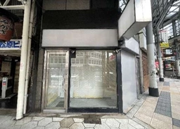 東梅田駅 徒歩3分 交差点角地 1F〈東側〉事務所仕様居抜き物件 【軽飲食可】外観