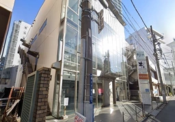 柏駅徒歩３分、駅近の路地立地の３階区画！ガラス張りの外観です外観