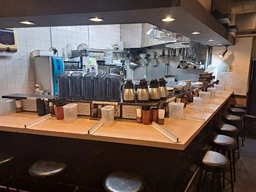 新板橋駅から徒歩1分！ラーメン店の居抜き物件！外観