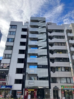 劇場通り2階、ビル外壁に看板スペース有り、機械警備有り、使いやすい1フロア1テナントです。