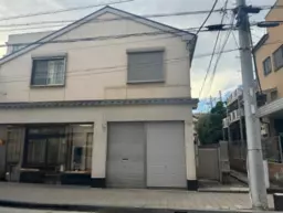 【UY0201】鶴見駅徒歩4分！サービス店舗向け！1階路面店！においが出ないものであれば物販可！賃料22万！外観