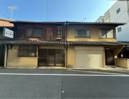 京都駅 徒歩10分 ゲストハウスなどに最適 1-2F一棟貸し物件 【飲食可】外観