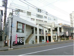 平間駅徒歩2分　飲食可　前面ガラス張り外観